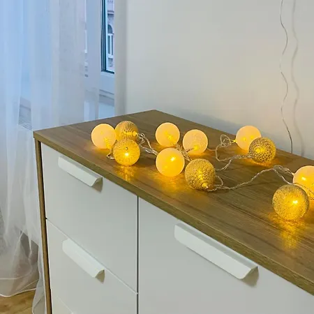 на куліша 3, сучасні біля оперного Lvov