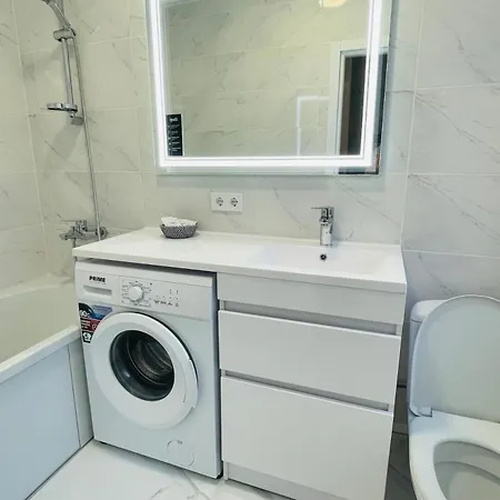 на куліша 3, сучасні біля оперного Apartment Lviv