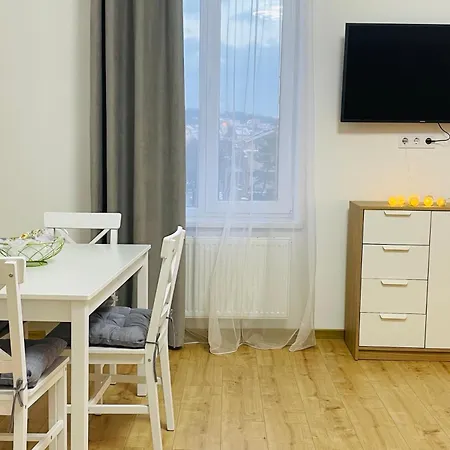 Apartment на куліша 3, сучасні біля оперного Lviv
