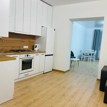 Apartament на куліша 3, сучасні біля оперного *