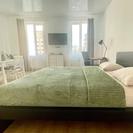 на куліша 3, сучасні біля оперного Apartament Lwów