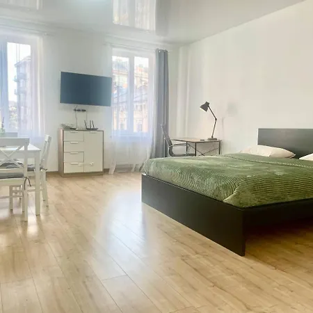 Apartament на куліша 3, сучасні біля оперного Lwów