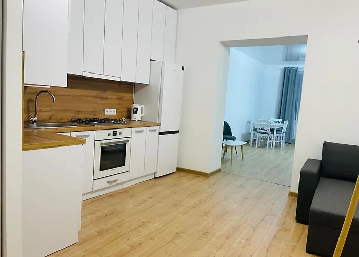 아파트 на куліша 3, сучасні біля оперного *