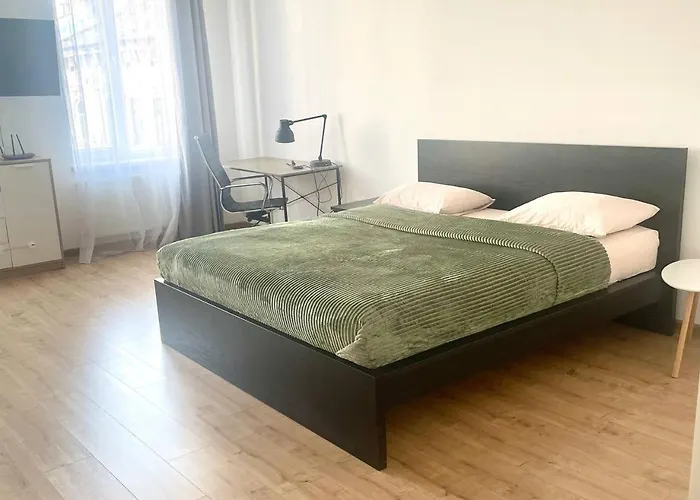 на куліша 3, сучасні біля оперного 리비프