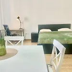 Apartment на куліша 3, сучасні біля оперного *