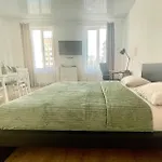 на куліша 3, сучасні біля оперного Apartment Lviv