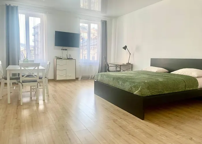 Διαμέρισμα на куліша 3, сучасні біля оперного Λβιβ